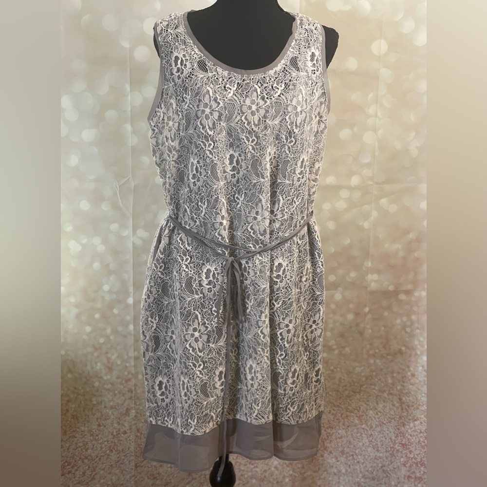 Simply Vera Vera Wang PL Grey w Cream/Grey Lace Floral Designed‎ Dress w Pockets
